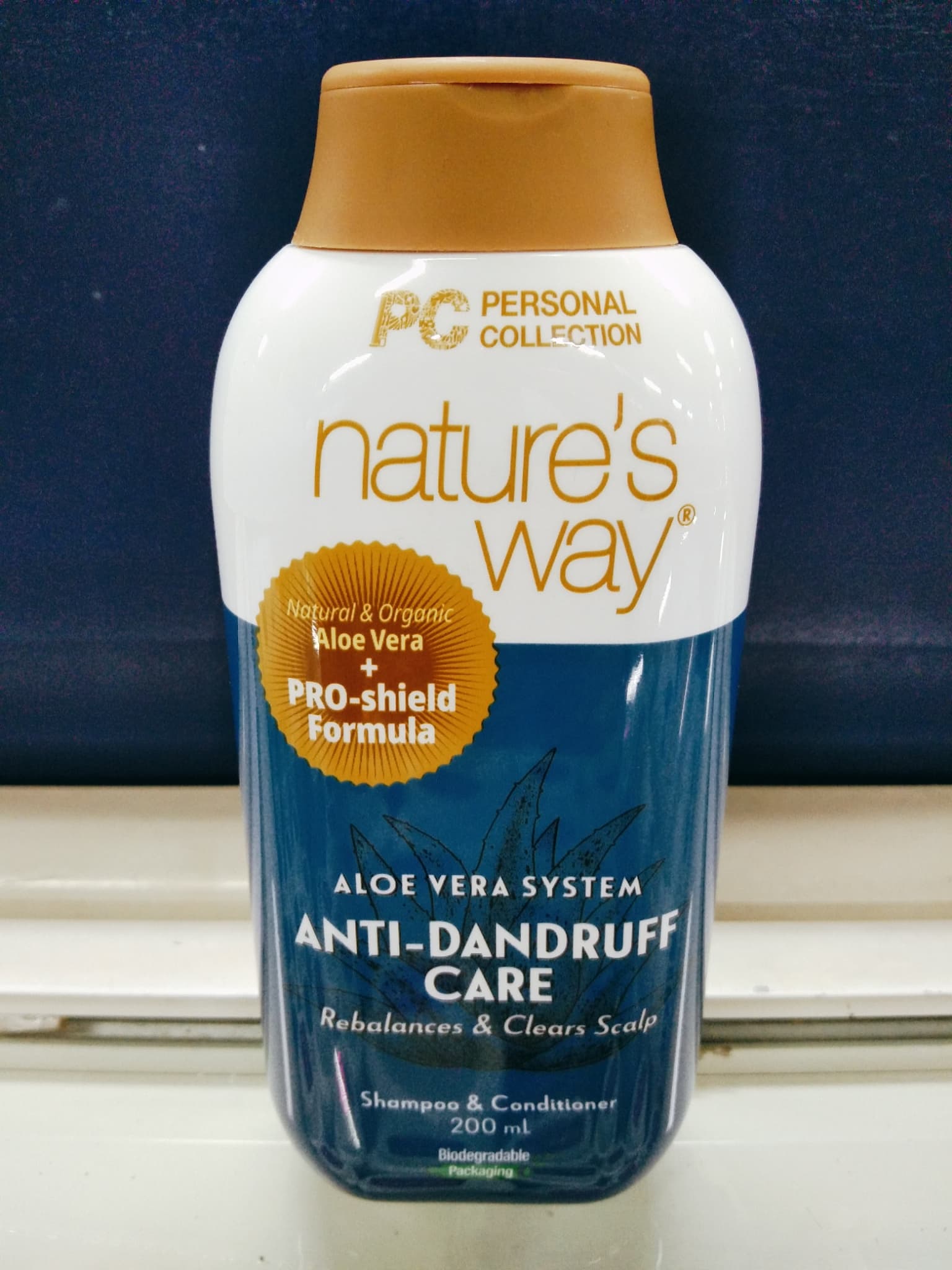 Personal Collection Nature's Way Aloe Vera System Anti-Dandruff Care Rebalanse & Clears Scalp Natural & Organic Aloe Vera + Pro-Shield Formula Shampoo & Conditioner 200ml