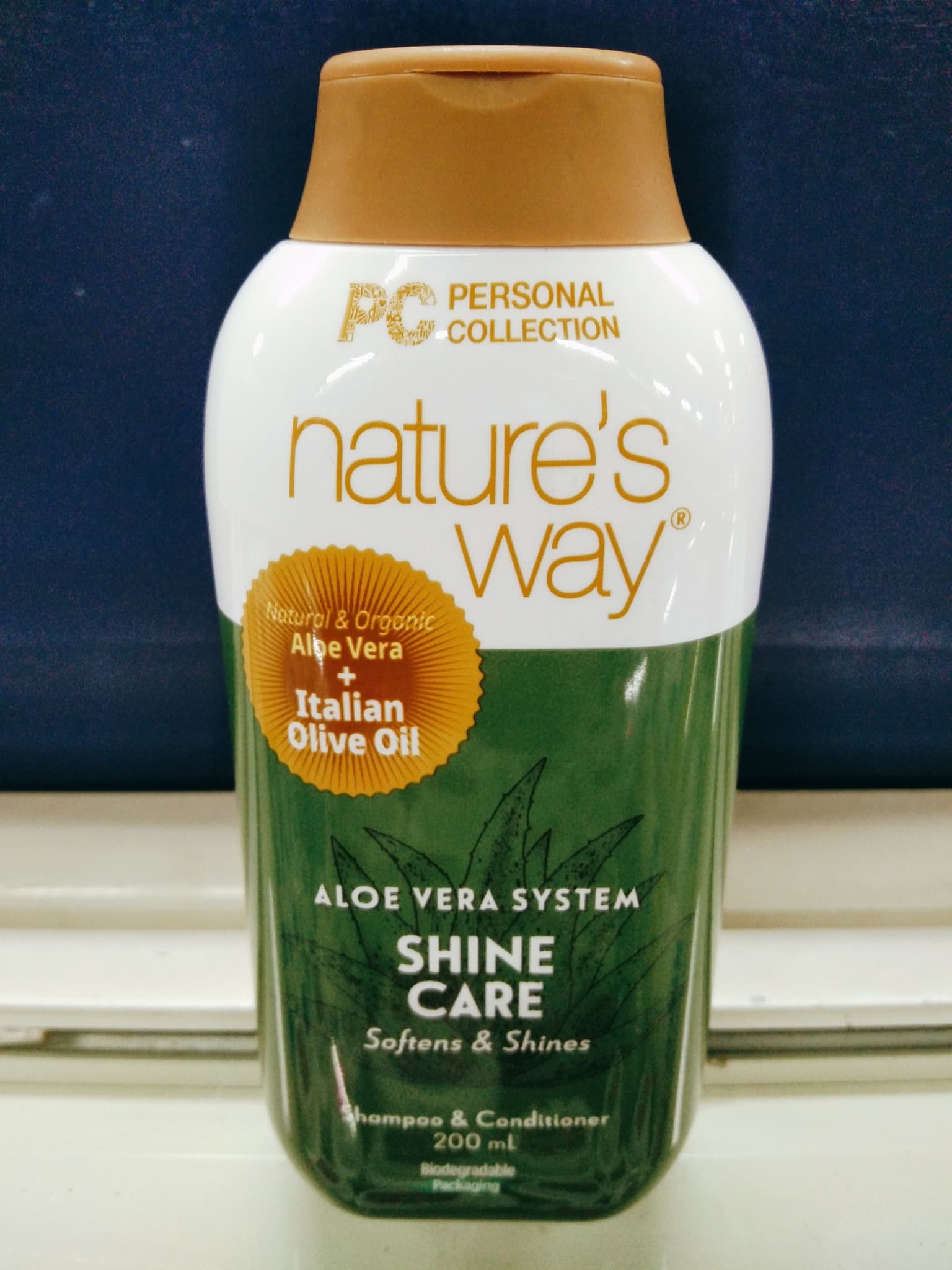 Personal Collection Nature's Way Aloe Vera System Shine Care Softens & Shine Natural & Organic Aloe Vera + Italian Olive Oil Shampoo & Conditioner 200ml