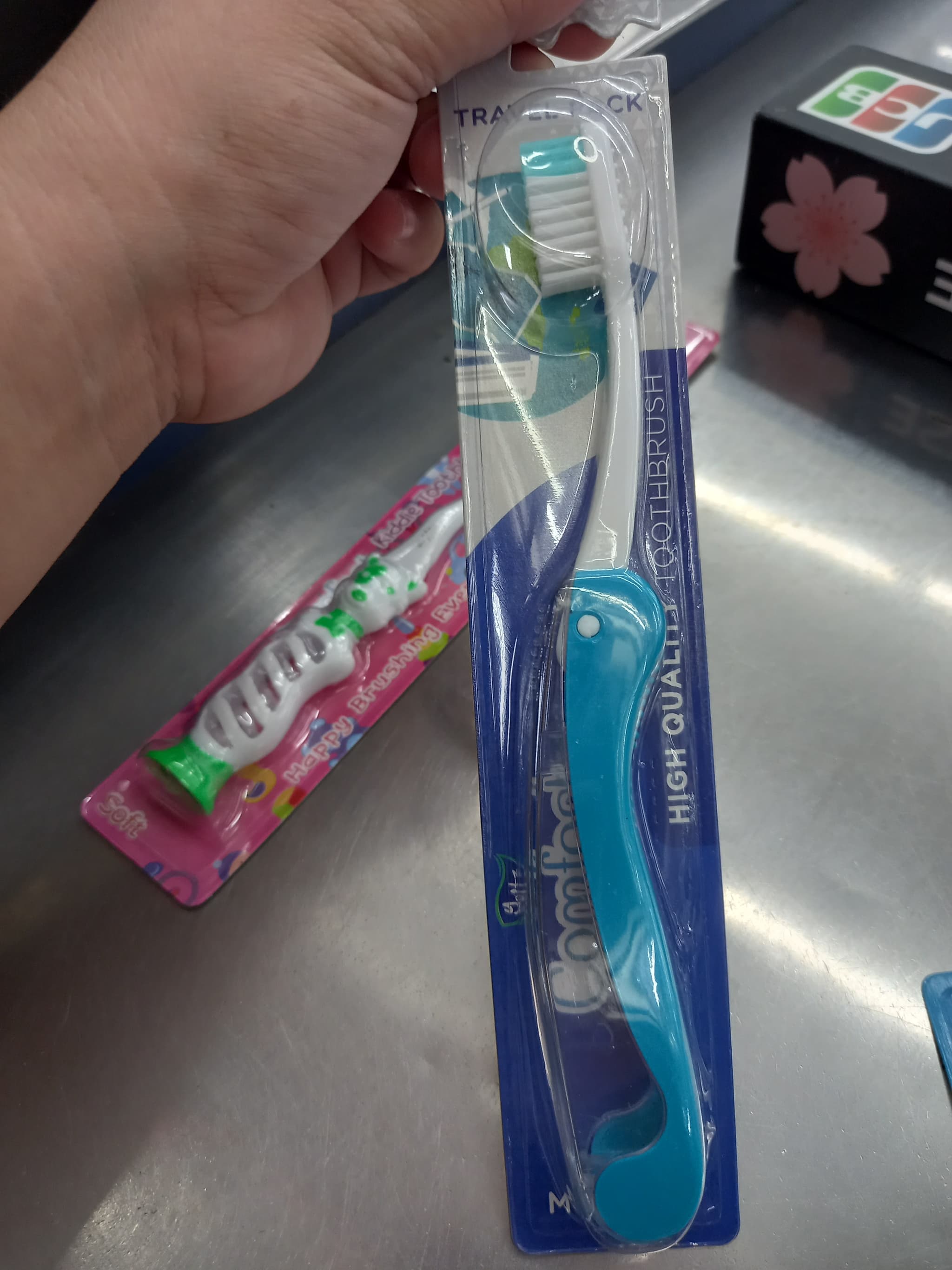 Comfort high quality toothbrush travel pack medium