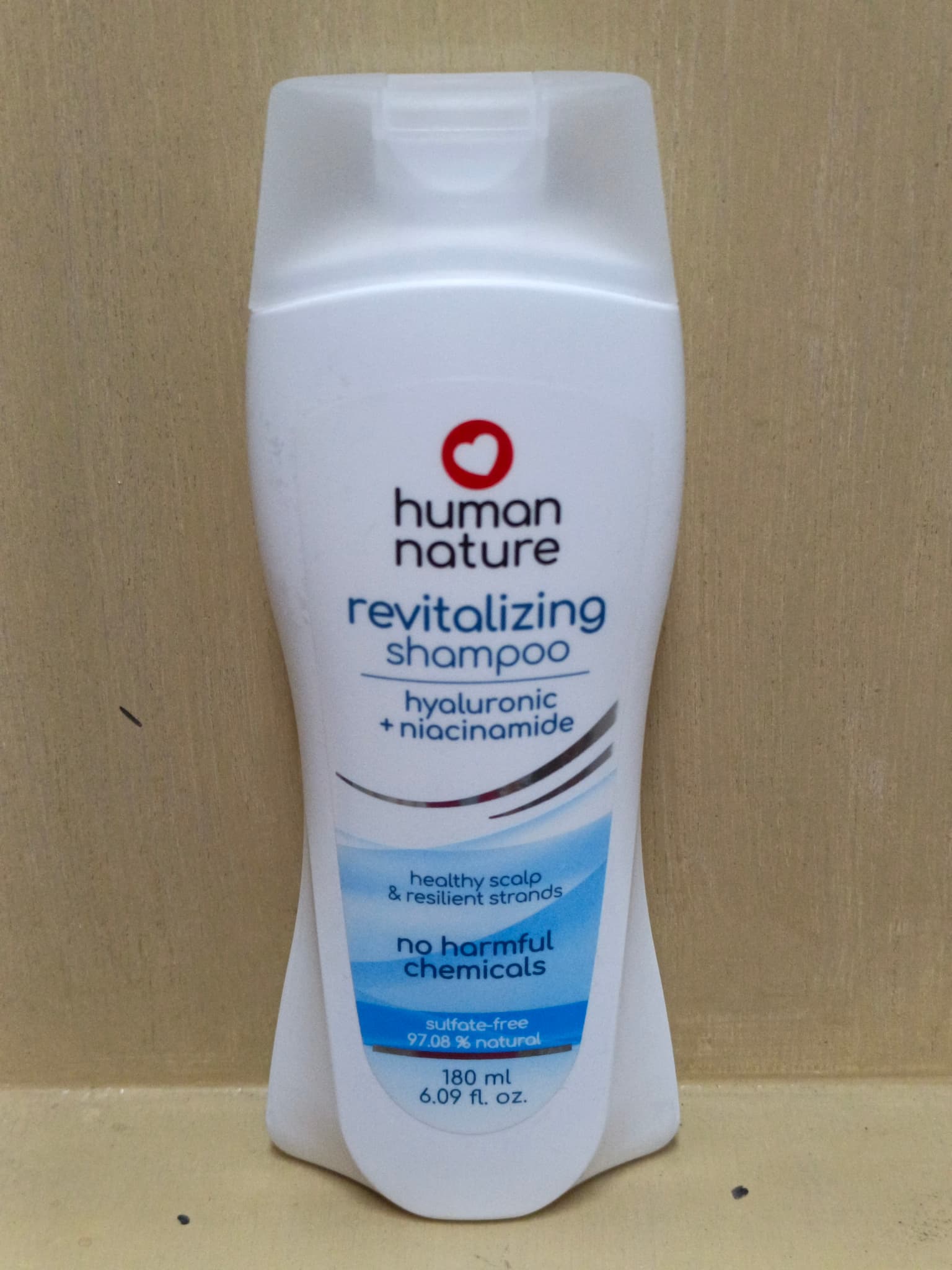 Human Nature Revitalizing Shampoo Hyaluronic + Niacinamide 180ml