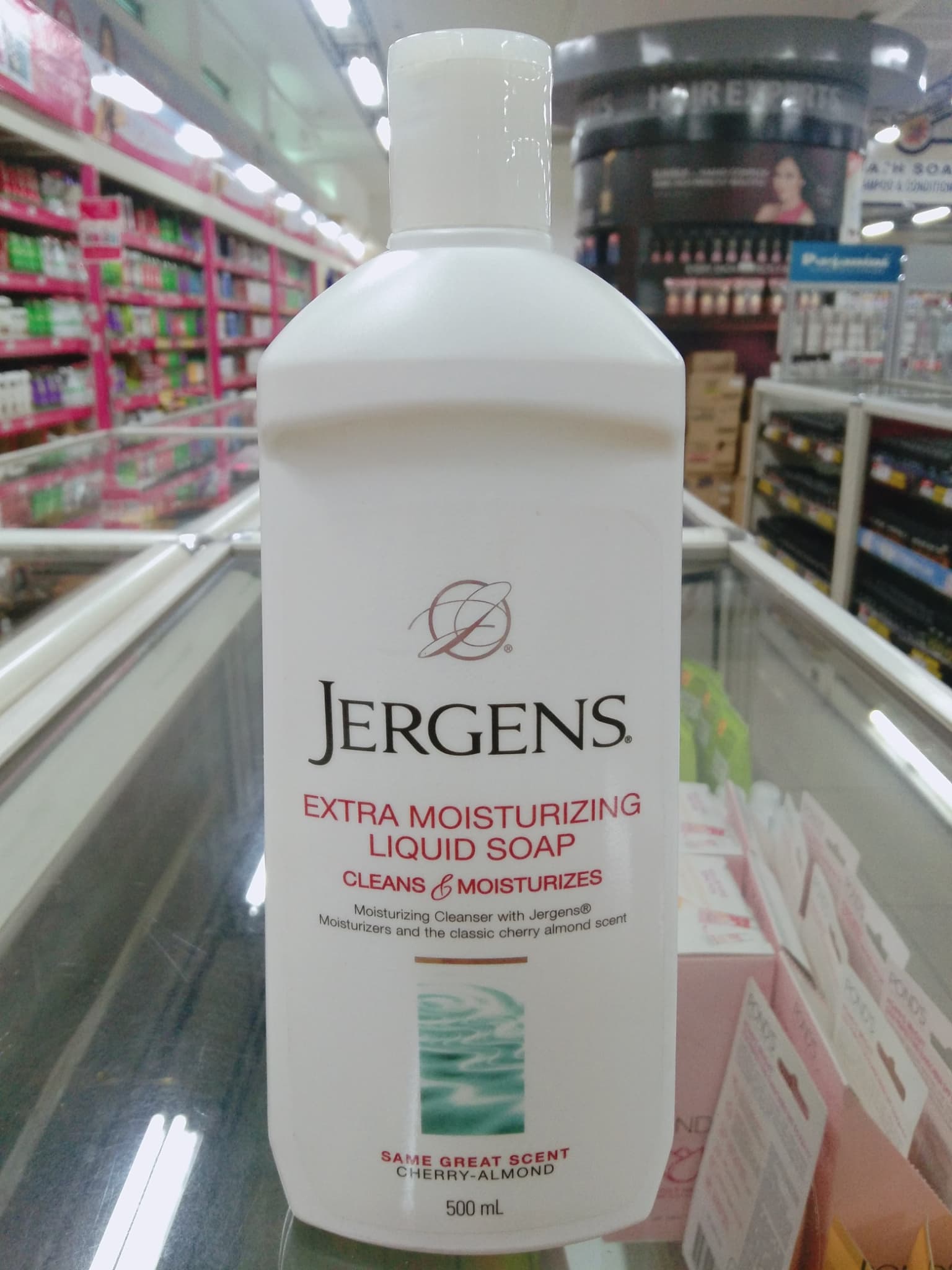 Jergens Extra Moisturizing Liquid Soap Cherry-Almond Scent 500ml