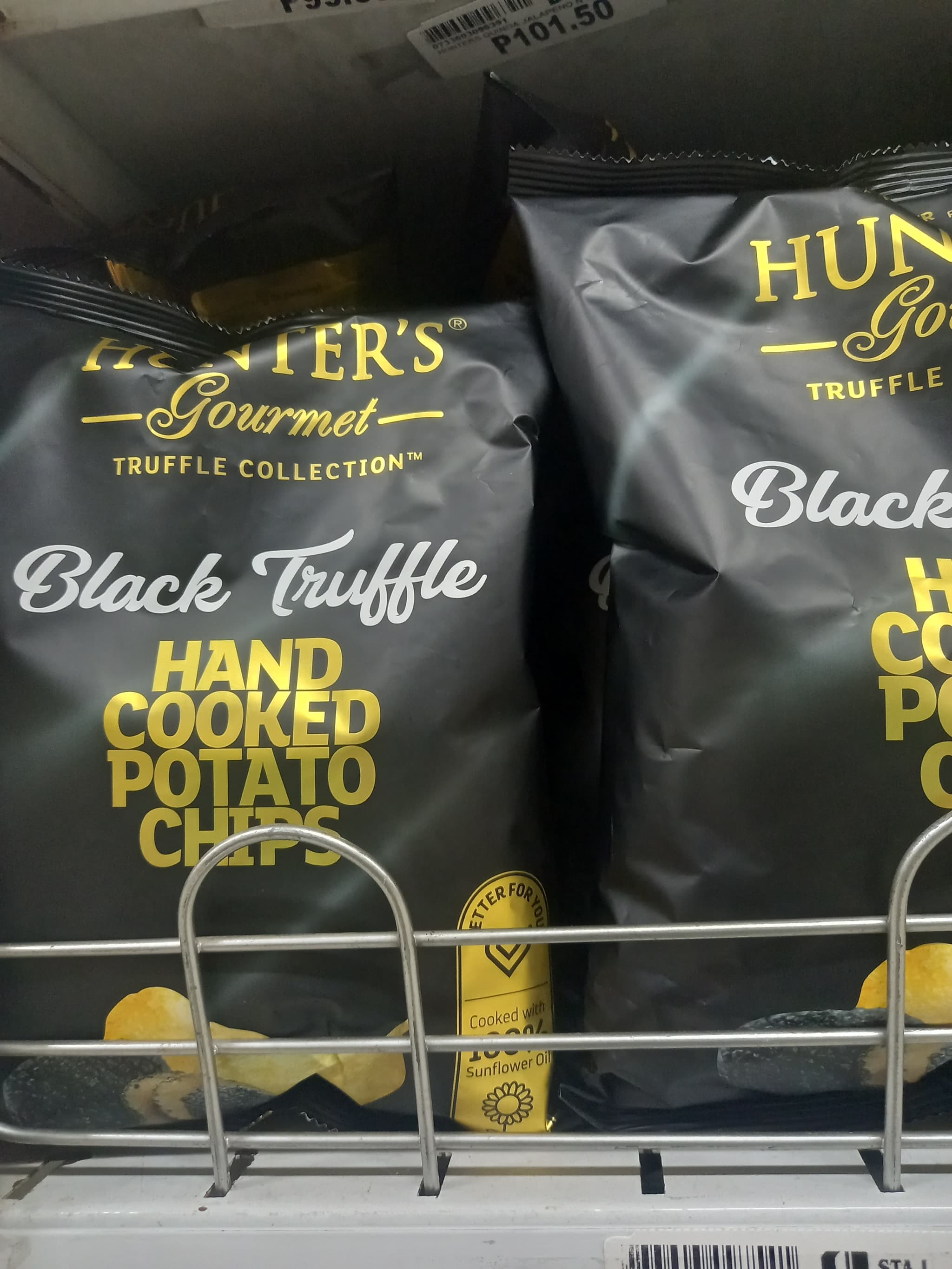 Hunter’s Gourmet Black Truffle Hand Cooked Potato Chips 125g