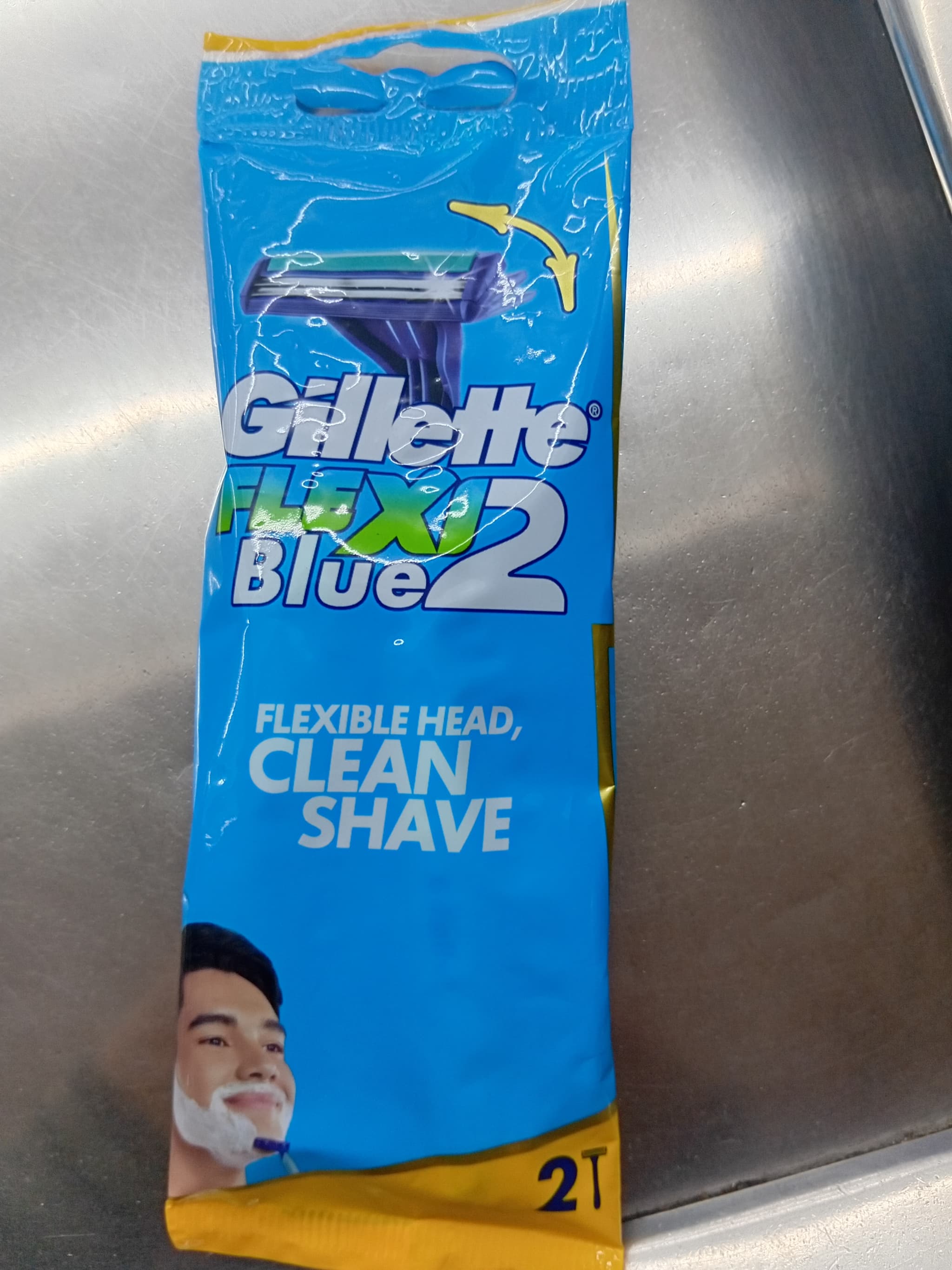 Gillette Blue II Plus Pivot 2 Pieces