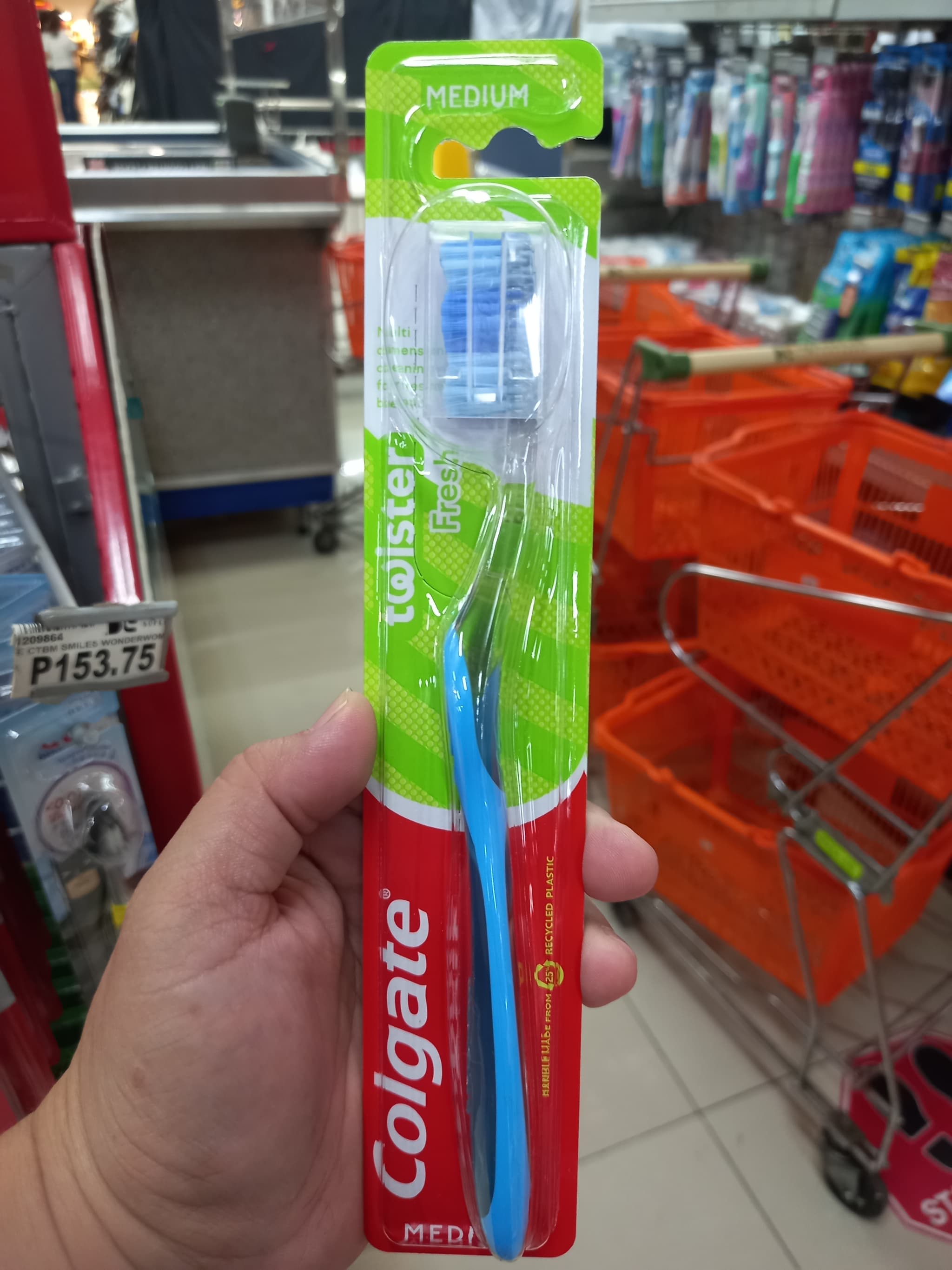 Colgate Twister Deep Cleaning Toothbrush with Spiral Bristles 1 Piece