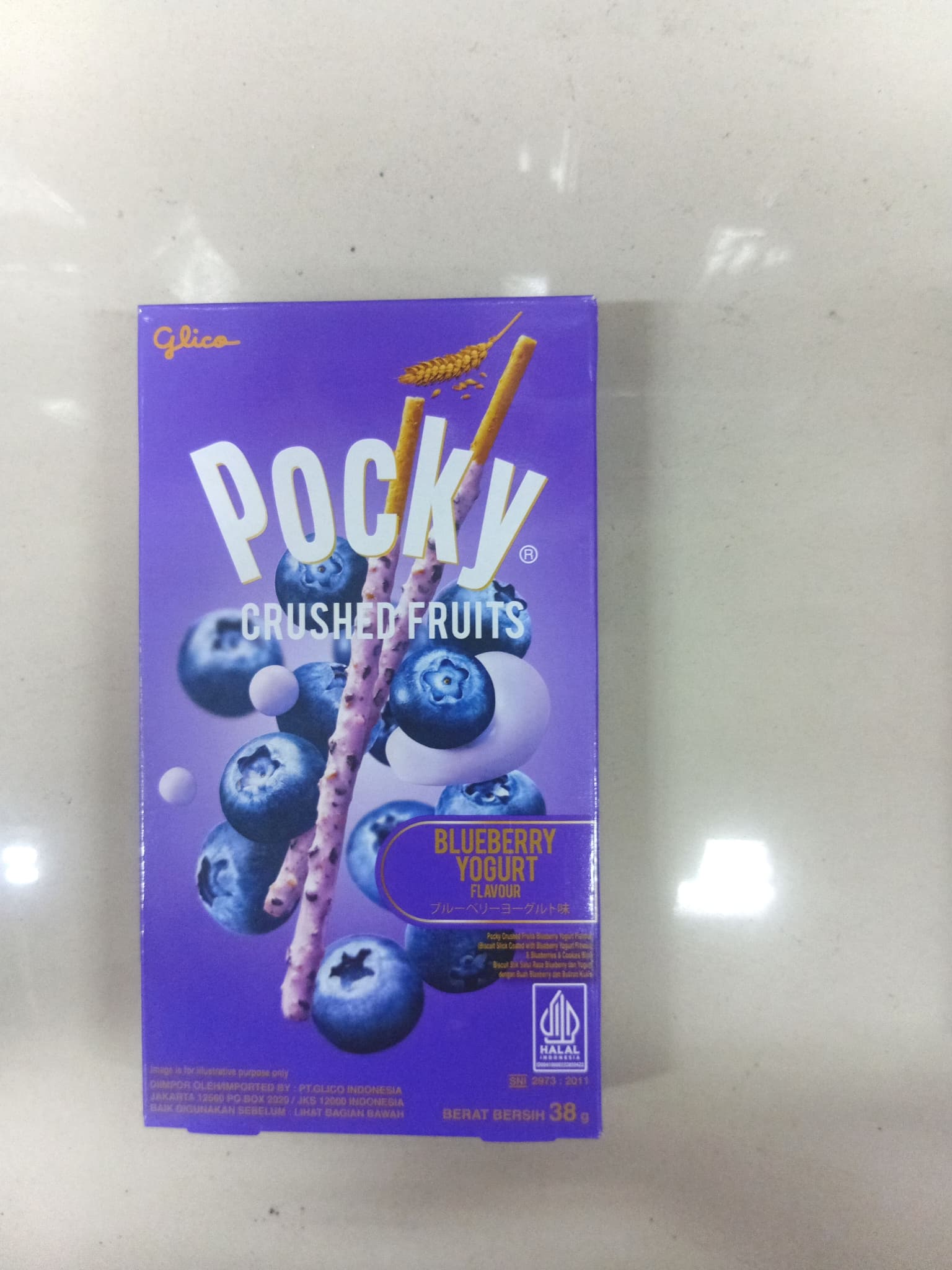 Pocky Crushed Fruits Blueberry Yogurt 38g
