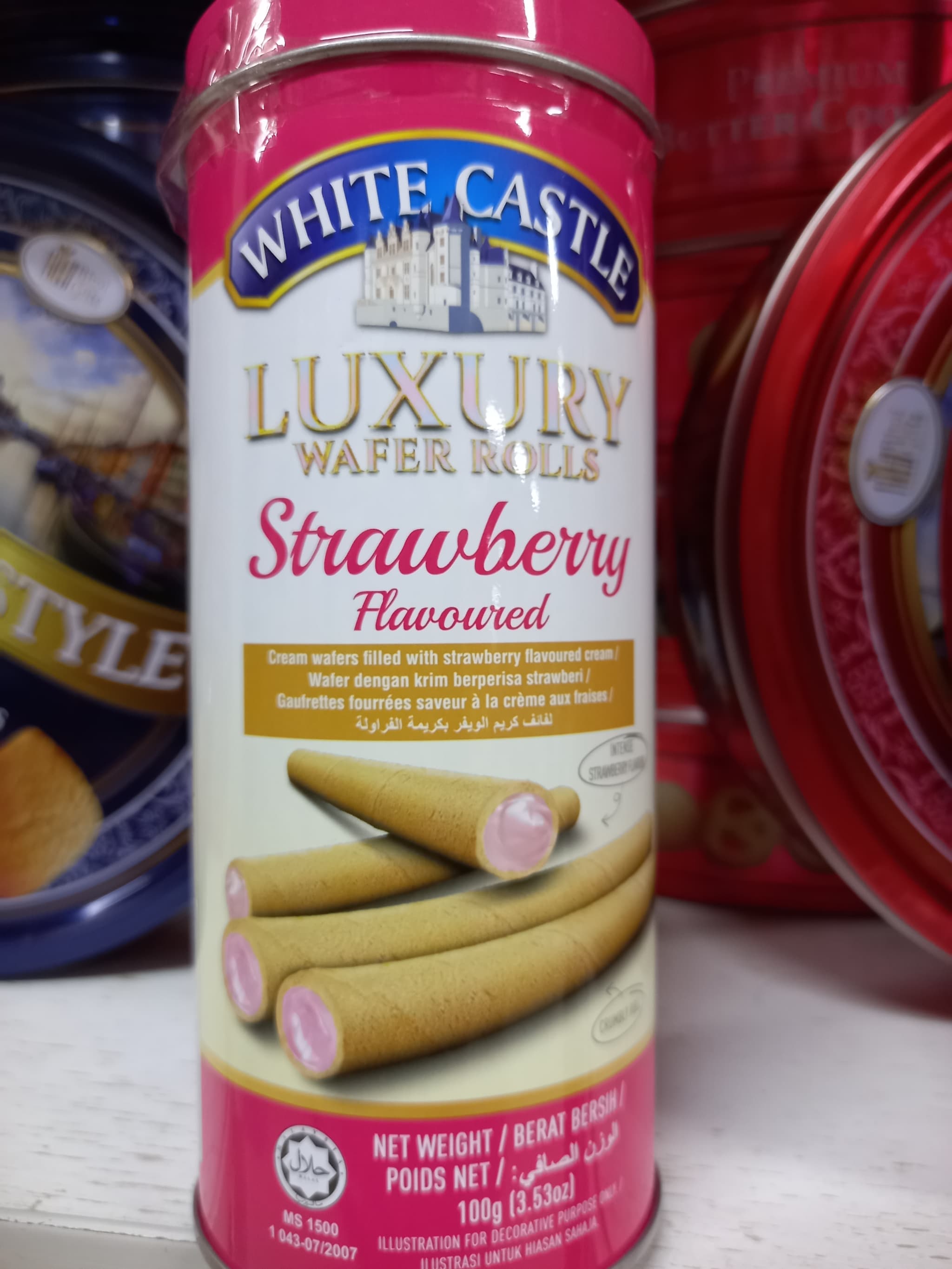 White castle luxury wafer rools strawberry flavor 100g