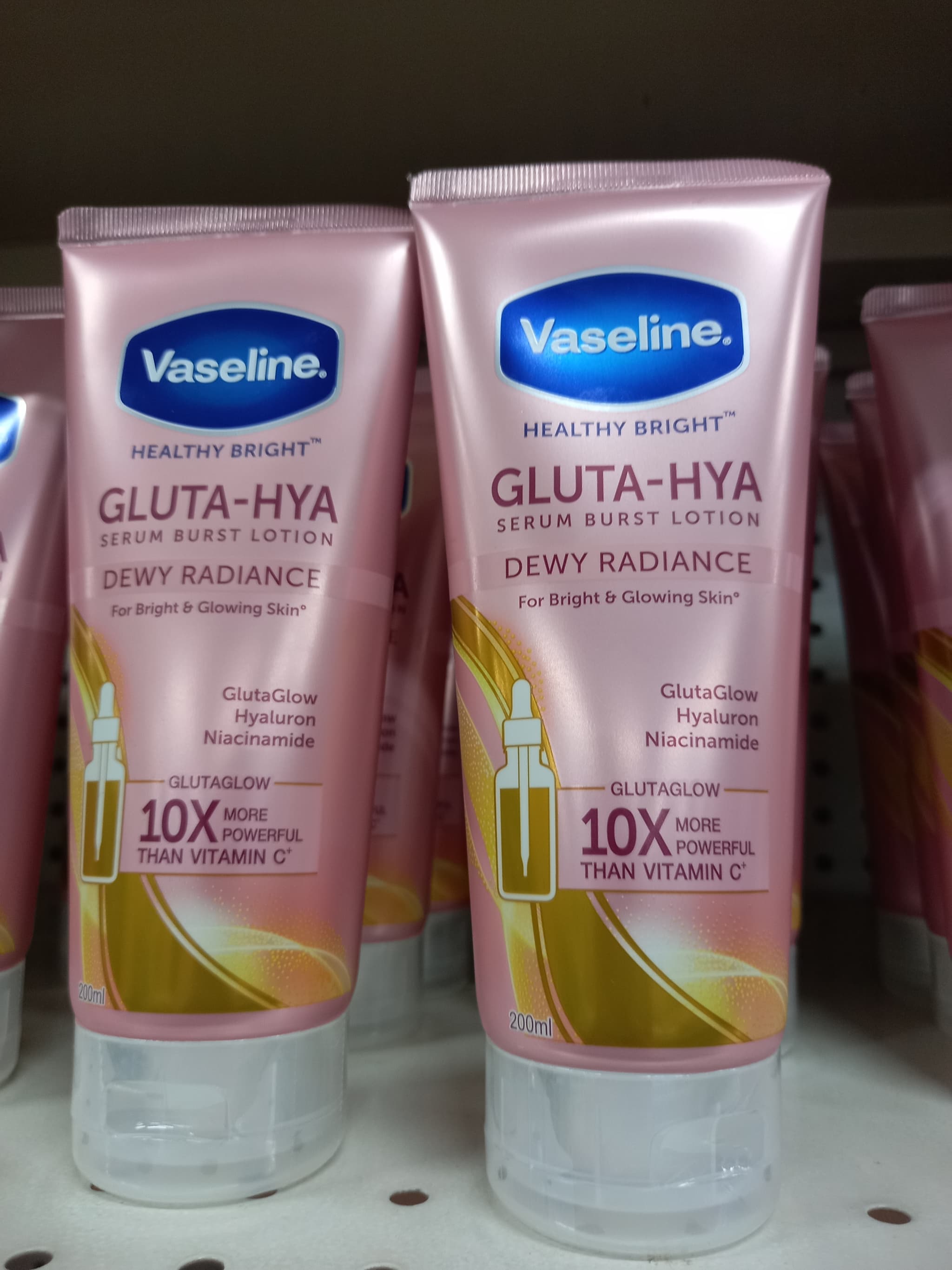 Vaseline gluta-hya dewy radiance 200ml
